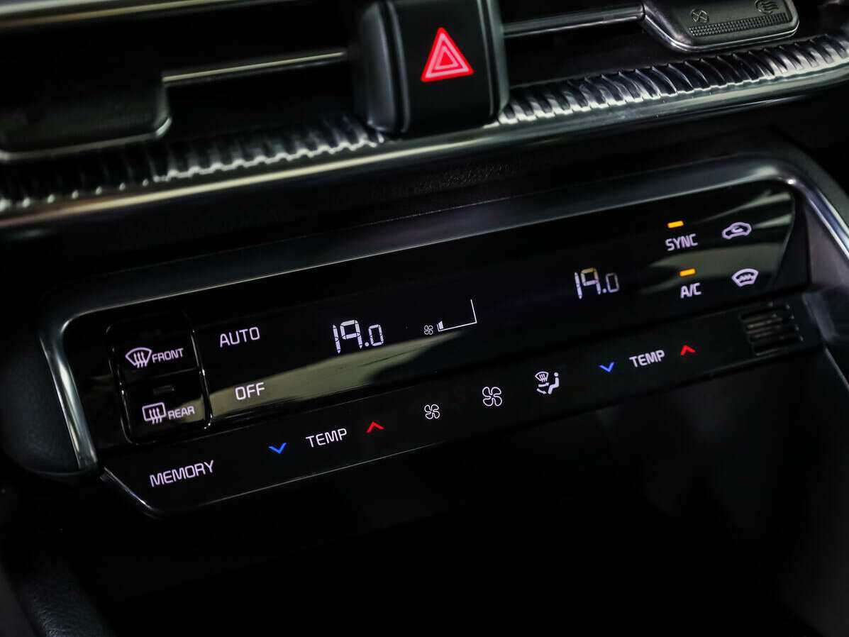 Купить Kia K5 с пробегом. Фото: #12