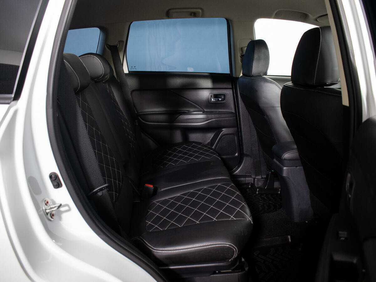 Купить Mitsubishi Outlander с пробегом. Фото: #8