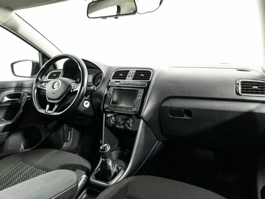 Купить Volkswagen Polo с пробегом. Фото: #8