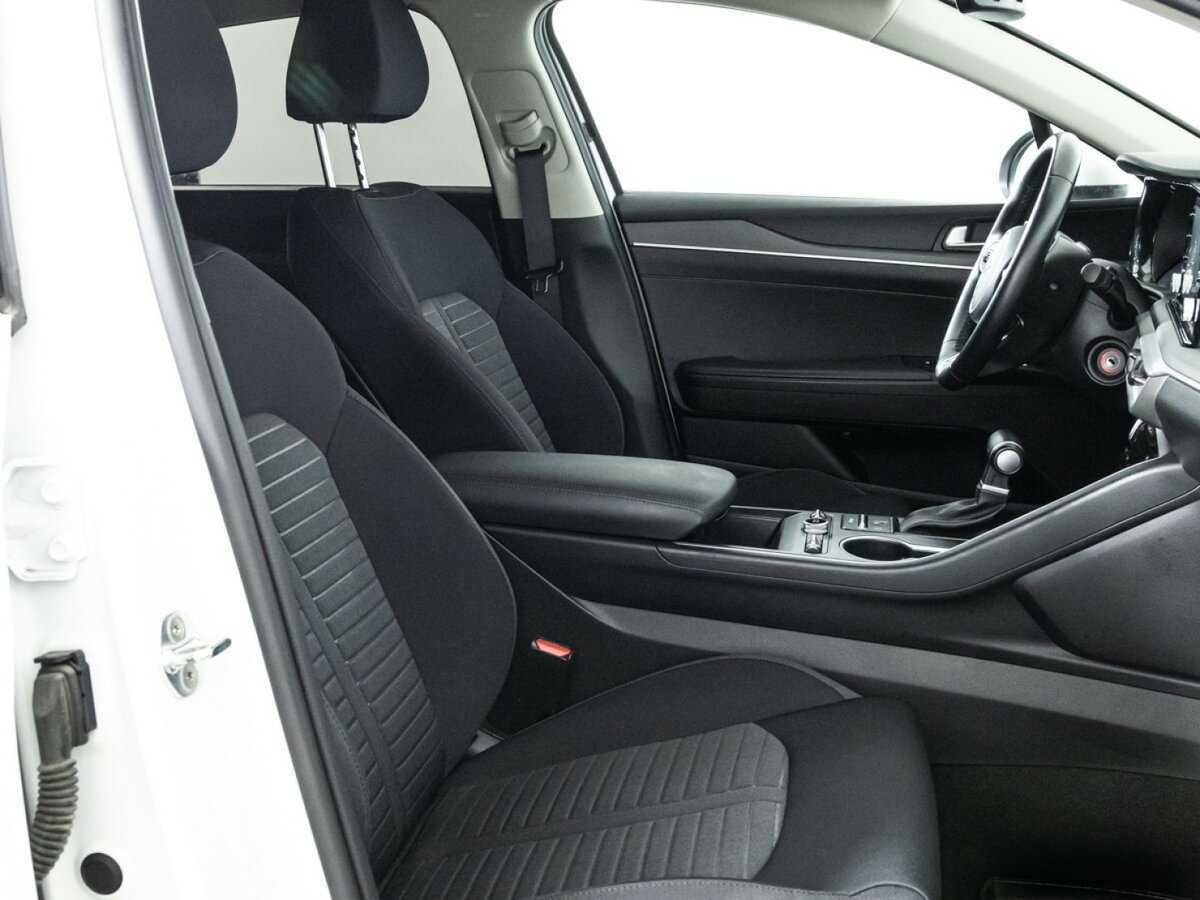 Купить Kia K5 с пробегом. Фото: #16