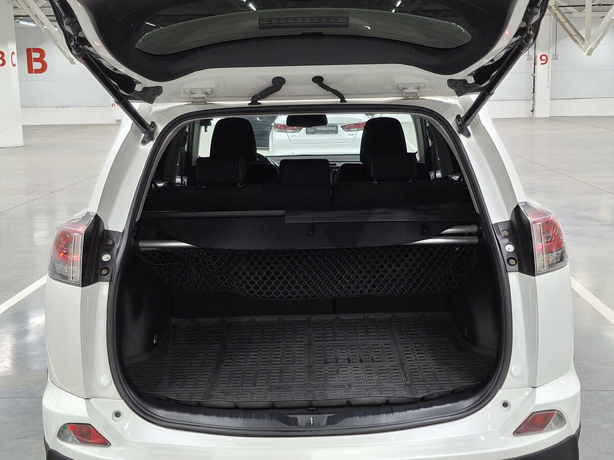 Купить Toyota RAV4 с пробегом. Фото: #9