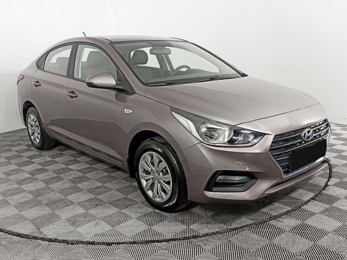 Купить Hyundai Solaris с пробегом. Фото: #2