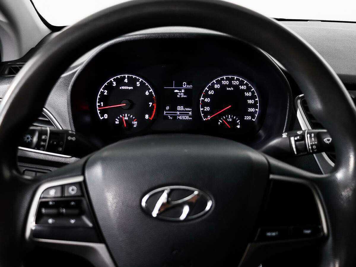 Купить Hyundai Solaris с пробегом. Фото: #14