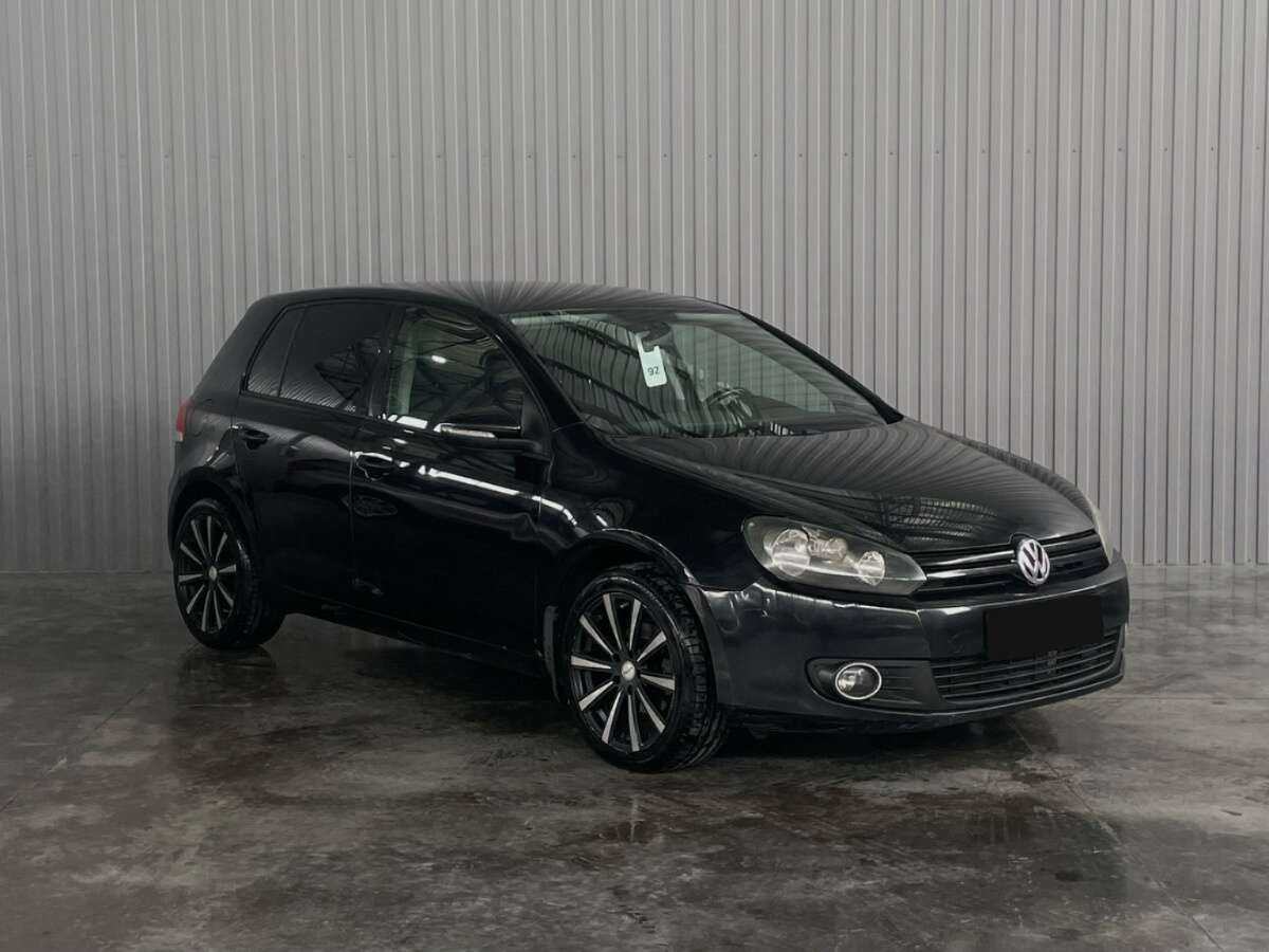 Купить Volkswagen Golf с пробегом. Фото: #2