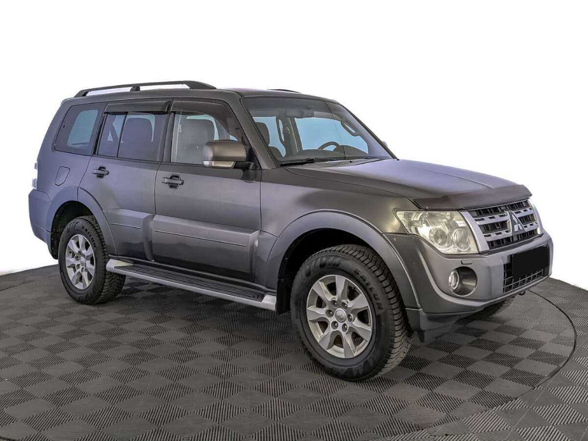 Купить Mitsubishi Pajero с пробегом. Фото: #2