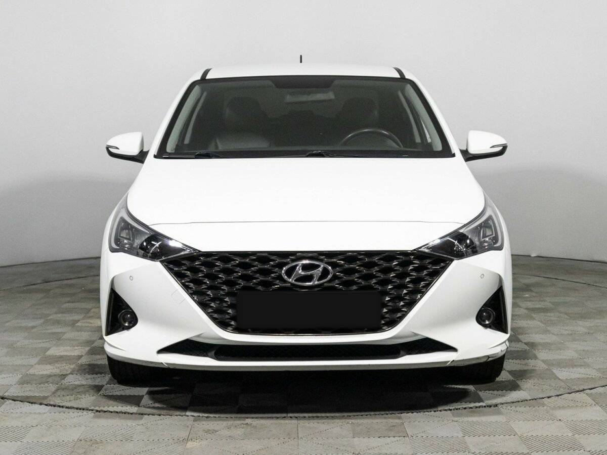 Купить Hyundai Solaris с пробегом. Фото: #1