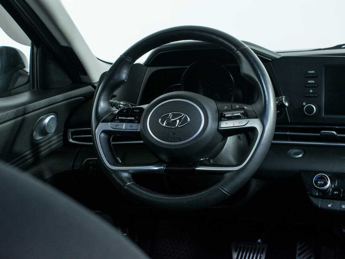 Купить Hyundai Elantra с пробегом. Фото: #13