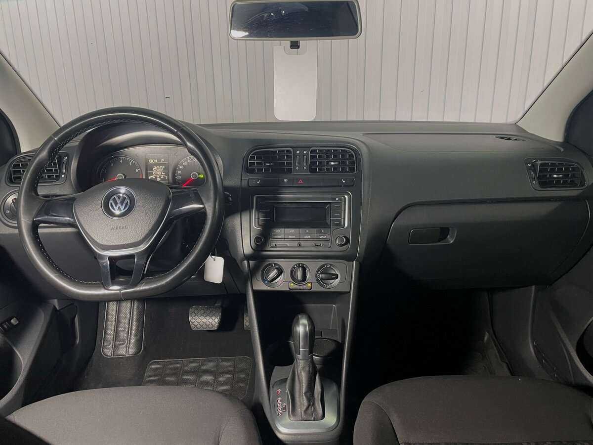 Купить Volkswagen Polo с пробегом. Фото: #8