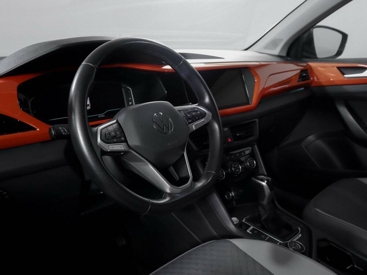 Купить Volkswagen Taos с пробегом. Фото: #10
