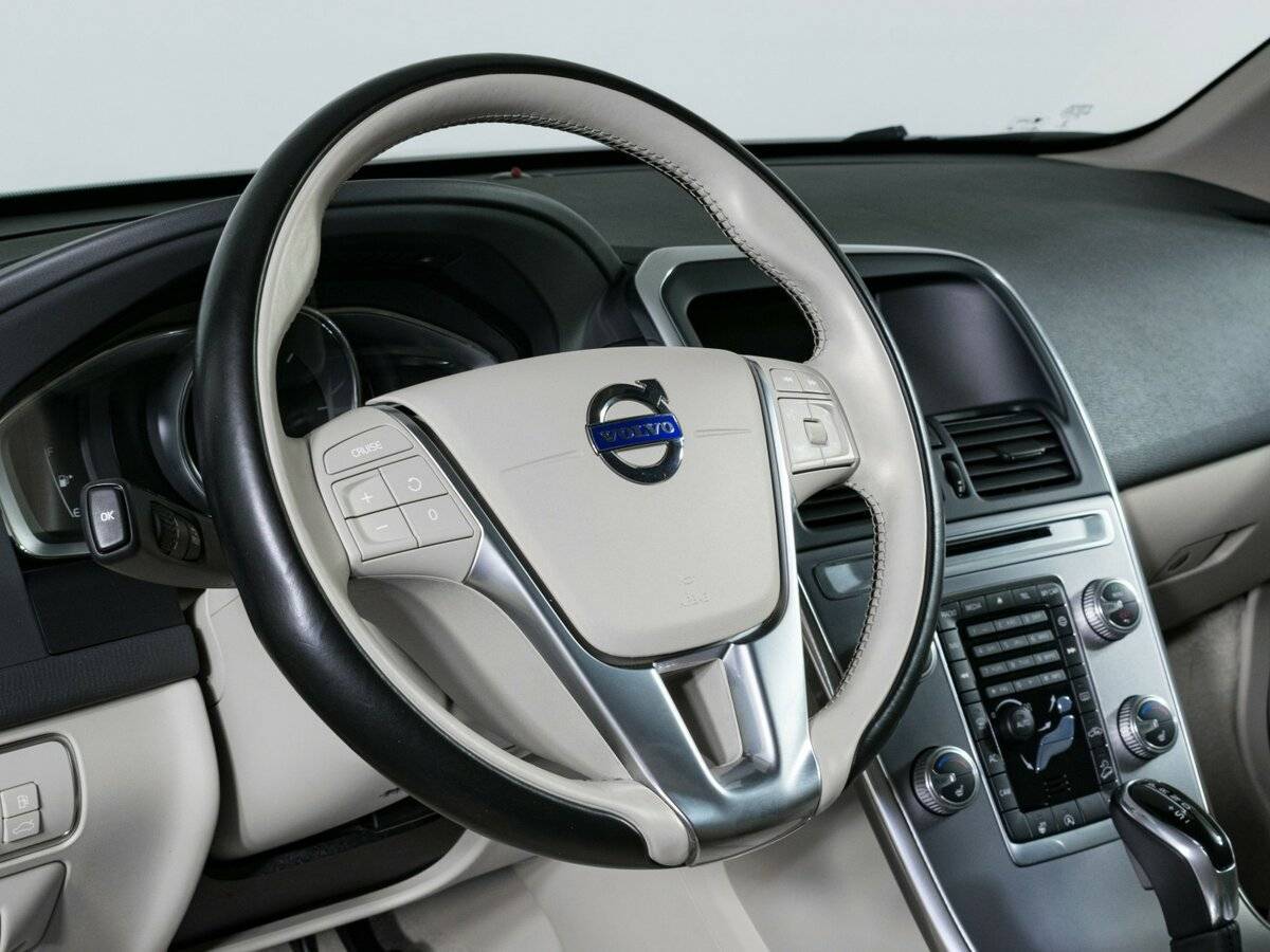 Купить Volvo XC60 с пробегом. Фото: #11
