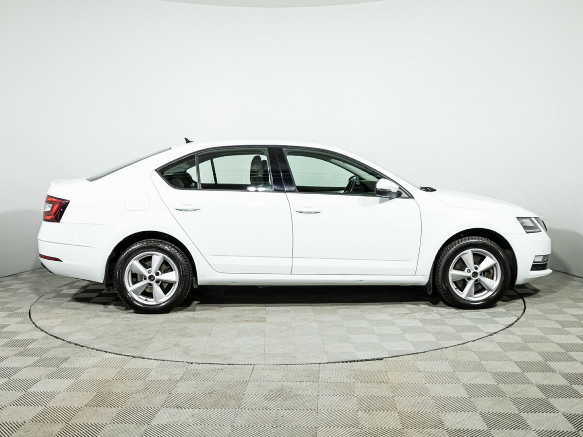 Купить Skoda Octavia с пробегом. Фото: #3