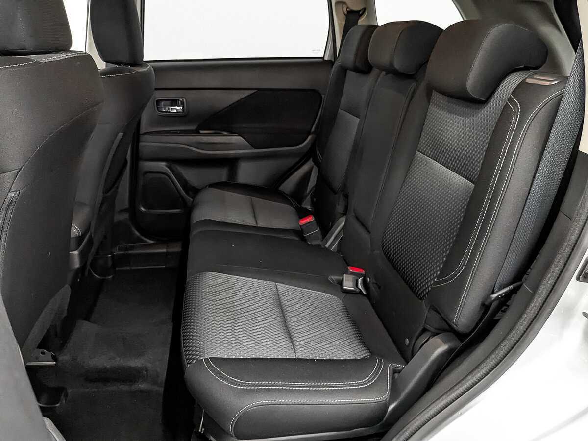 Купить Mitsubishi Outlander с пробегом. Фото: #17