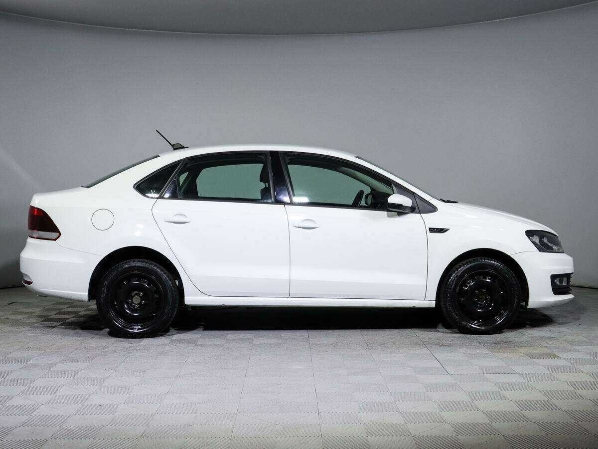 Купить Volkswagen Polo с пробегом. Фото: #3