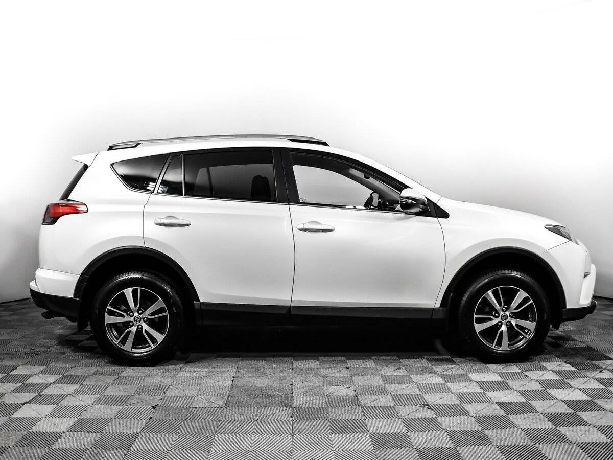Купить Toyota RAV4 с пробегом. Фото: #3