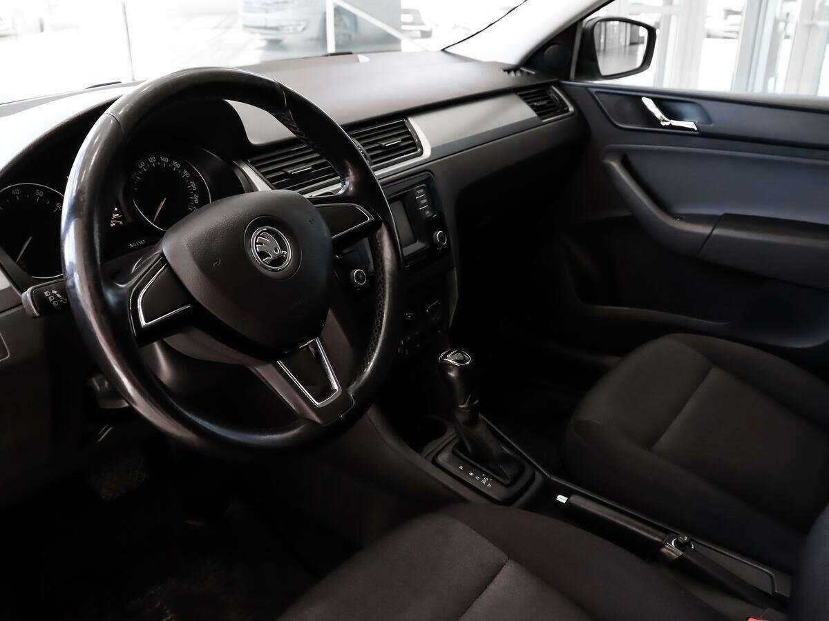 Купить Skoda Rapid с пробегом. Фото: #7