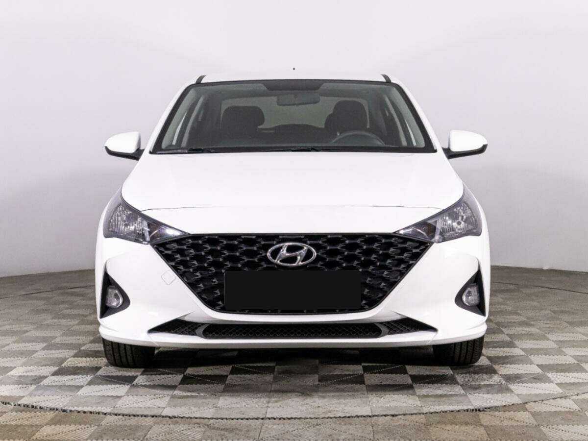 Купить Hyundai Solaris с пробегом. Фото: #1