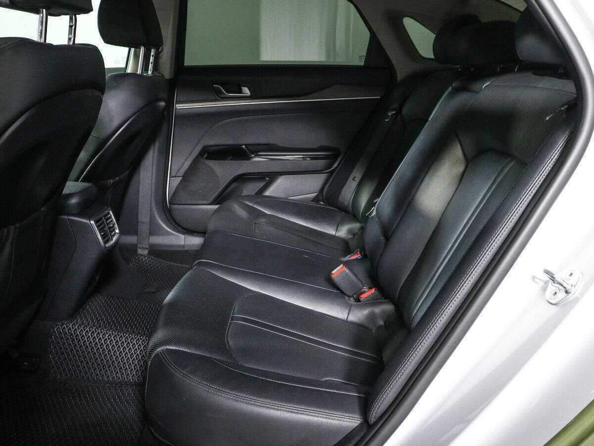 Купить Kia K5 с пробегом. Фото: #9