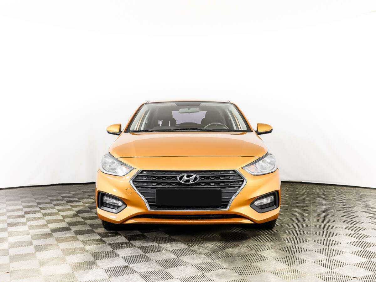 Купить Hyundai Solaris с пробегом. Фото: #1