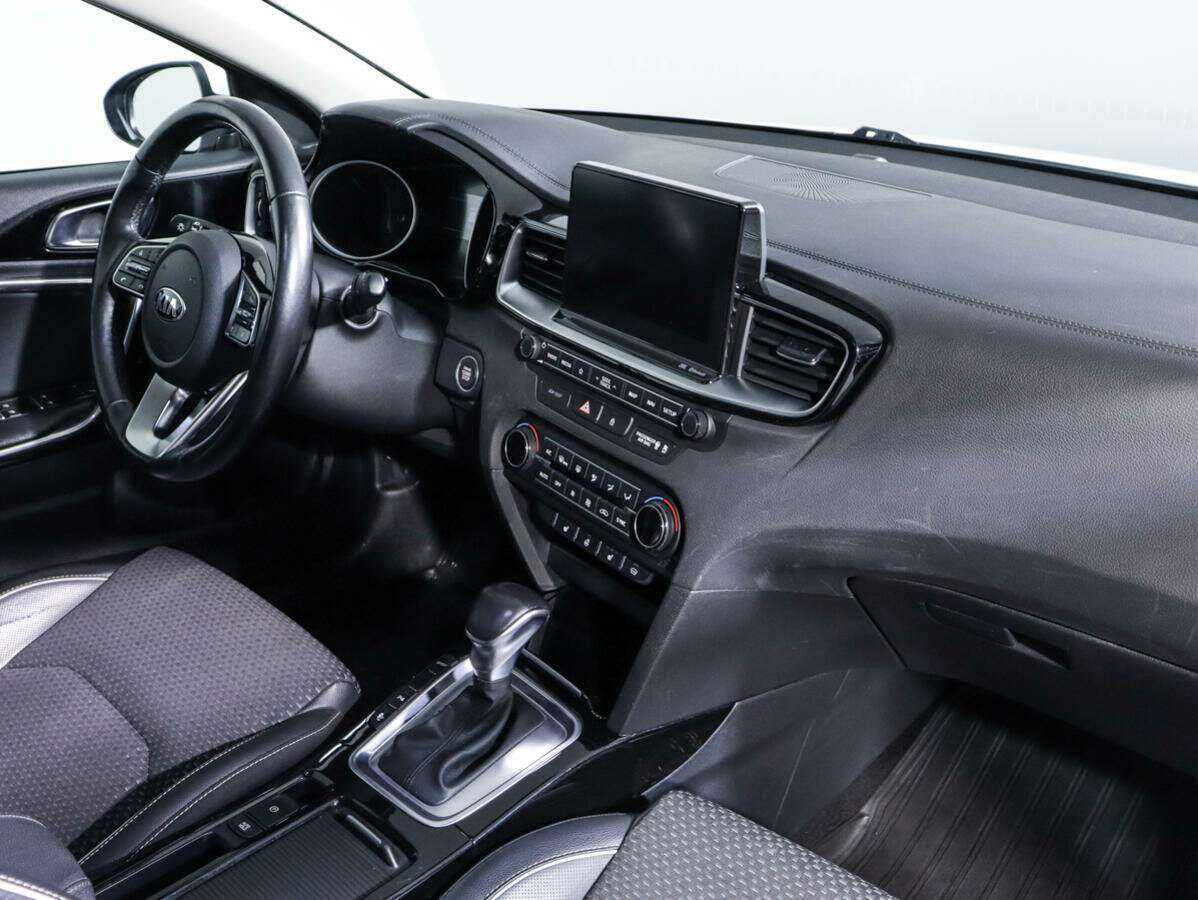 Купить Kia Ceed с пробегом. Фото: #8