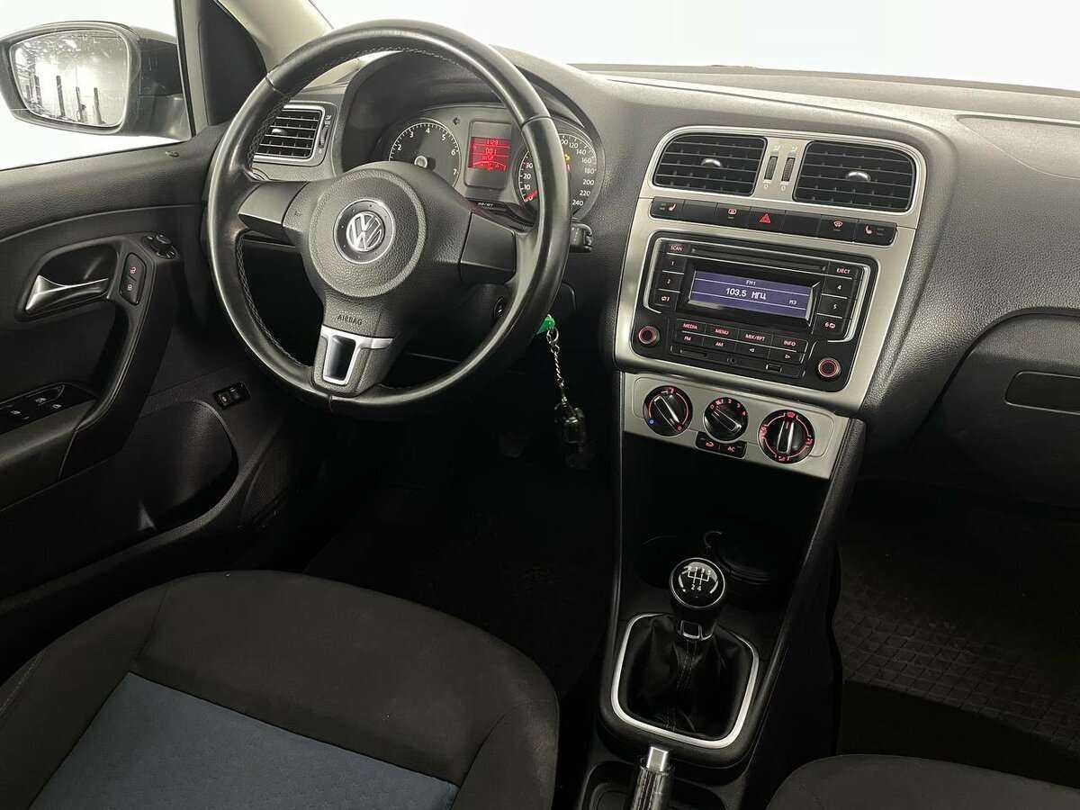 Купить Volkswagen Polo с пробегом. Фото: #10