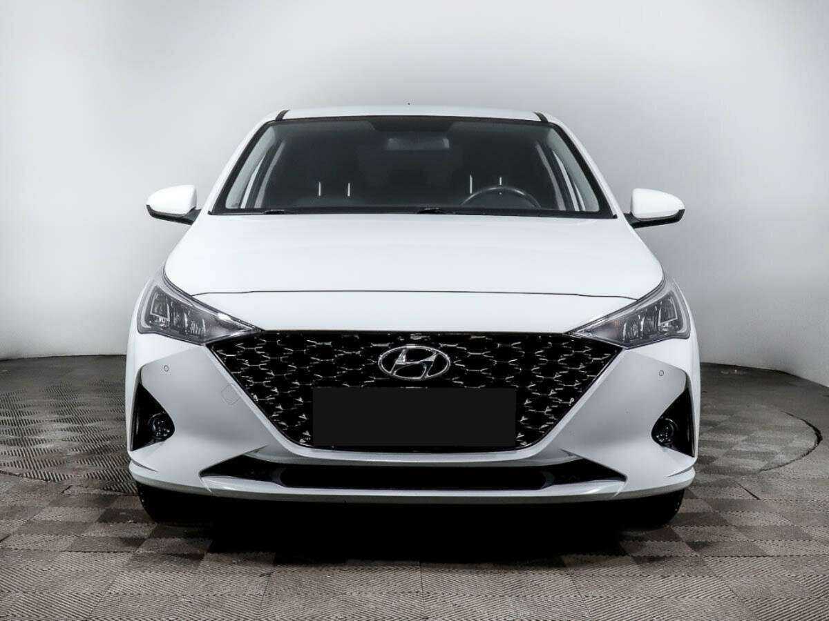 Купить Hyundai Solaris с пробегом. Фото: #1