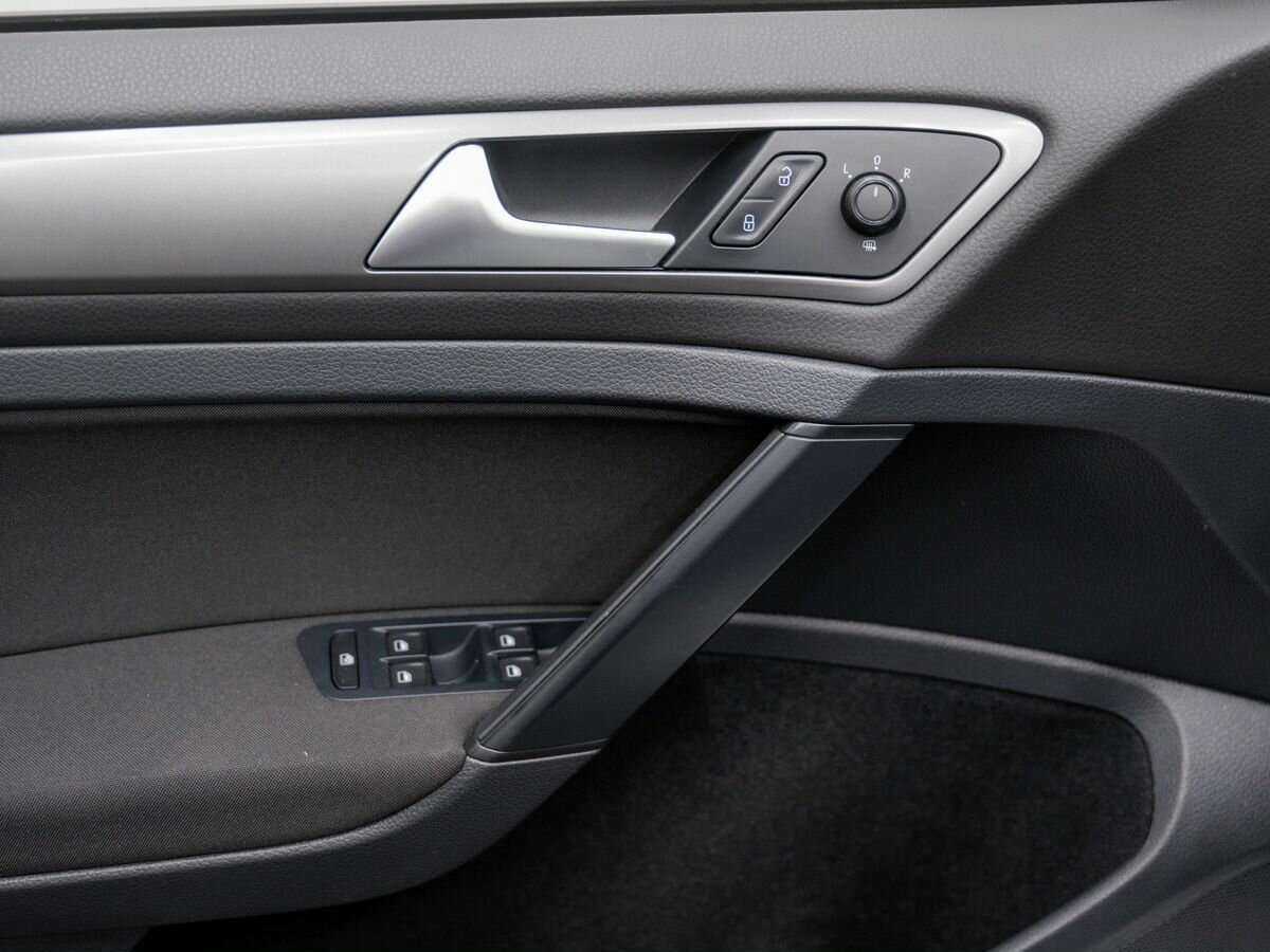 Купить Volkswagen Golf с пробегом. Фото: #15