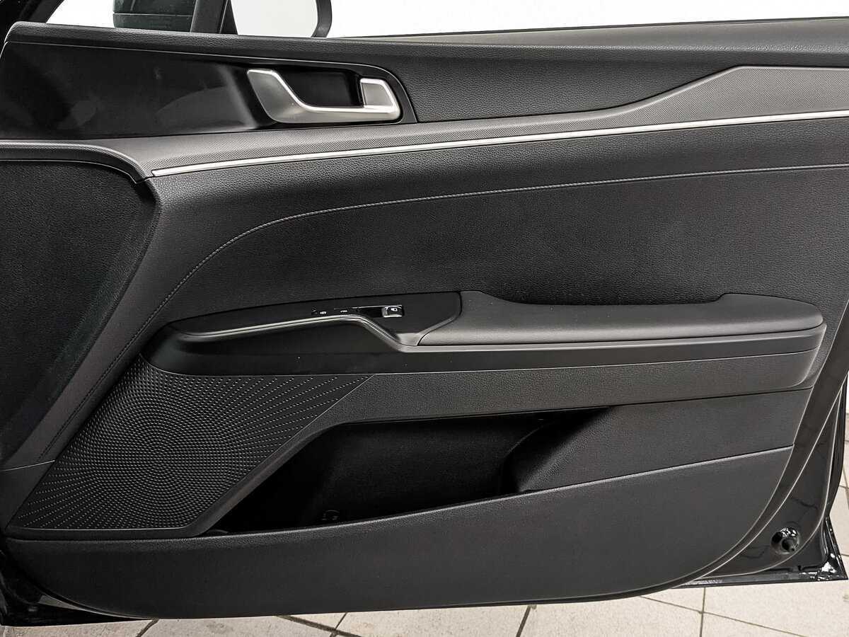 Купить Kia K5 с пробегом. Фото: #22