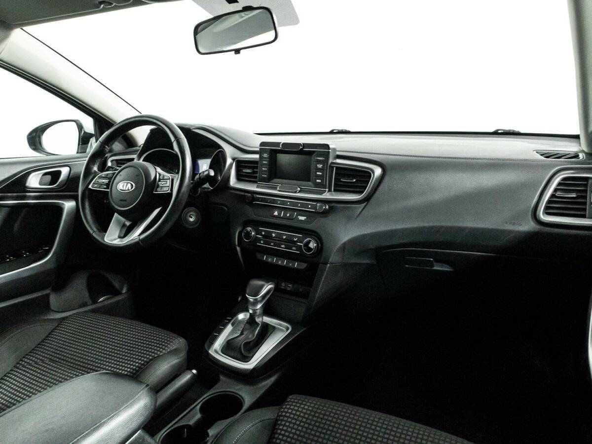 Купить Kia Ceed с пробегом. Фото: #8