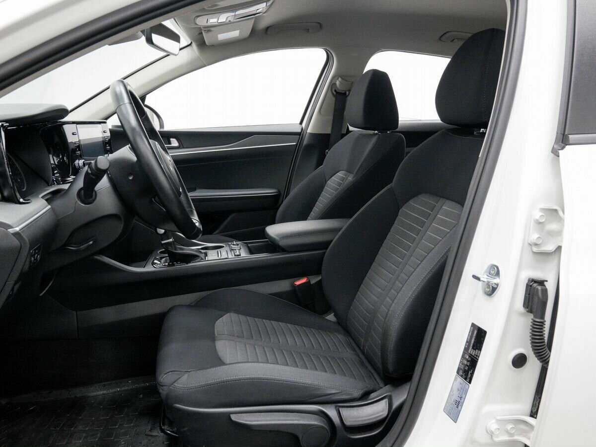 Купить Kia K5 с пробегом. Фото: #13
