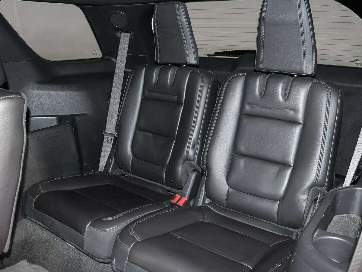 Купить Ford Explorer с пробегом. Фото: #10