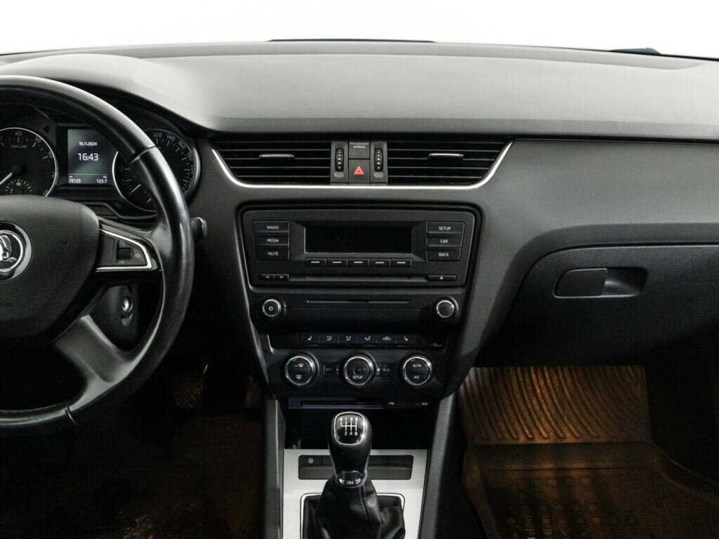 Купить Skoda Octavia с пробегом. Фото: #13