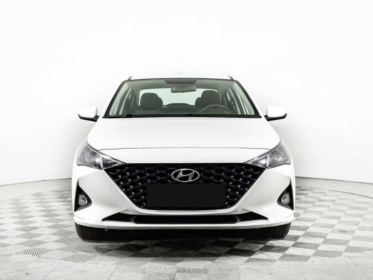 Купить Hyundai Solaris с пробегом. Фото: #1