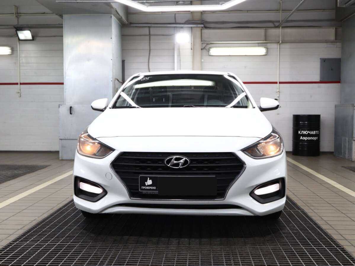 Купить Hyundai Solaris с пробегом. Фото: #2