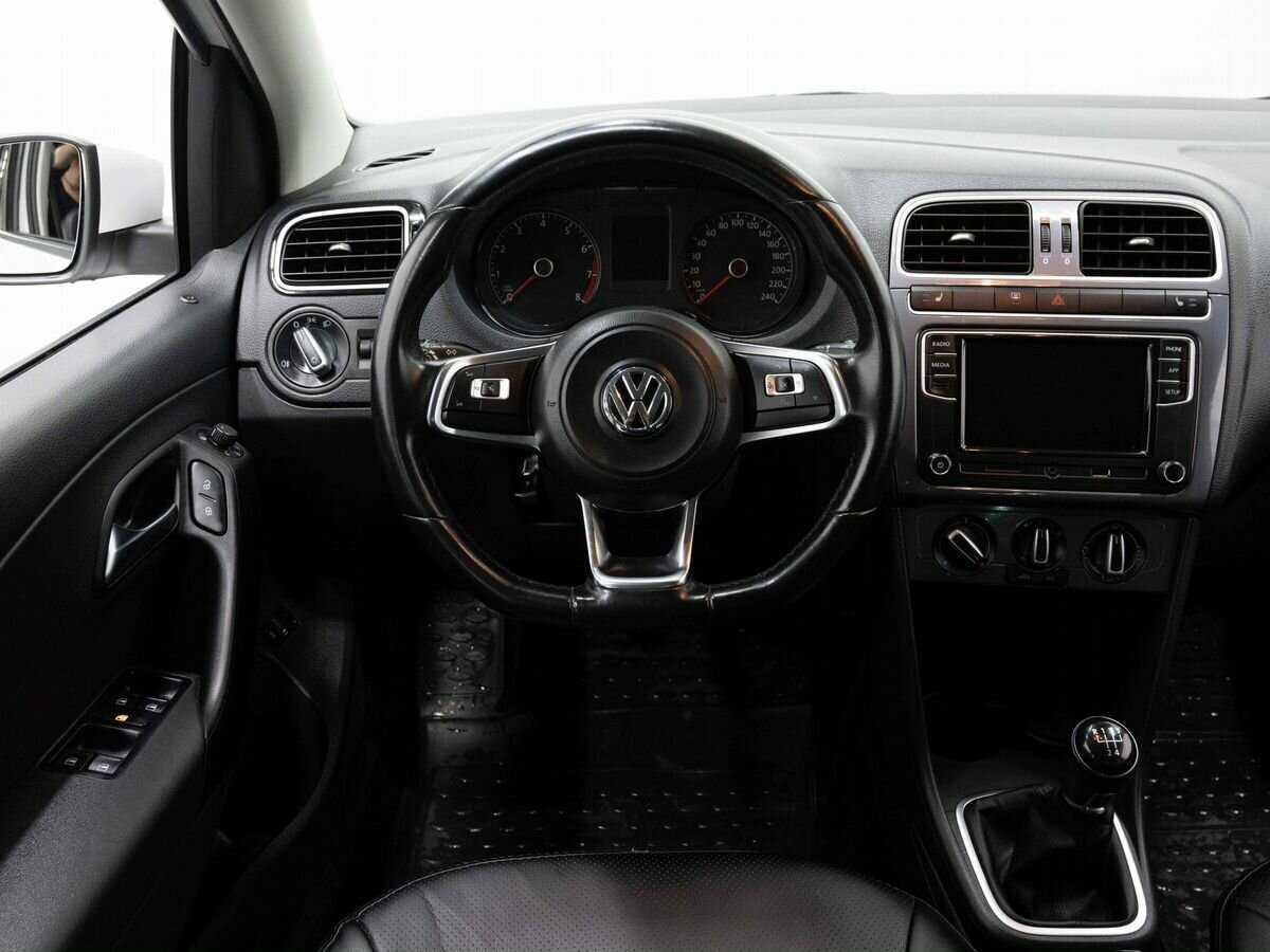 Купить Volkswagen Polo с пробегом. Фото: #14