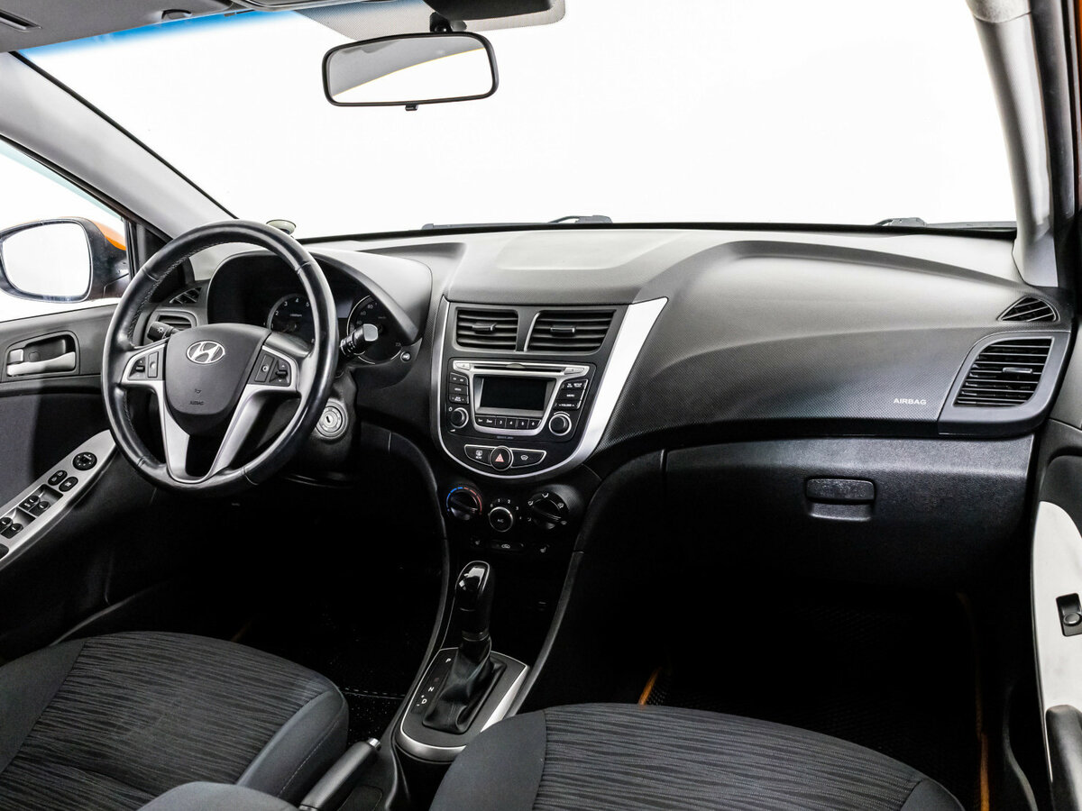 Купить Hyundai Solaris с пробегом. Фото: #6