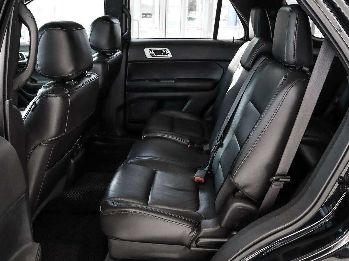 Купить Ford Explorer с пробегом. Фото: #10