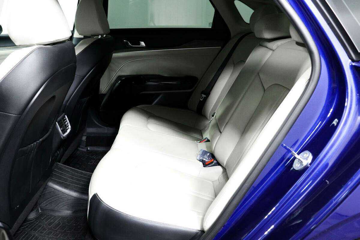 Купить Kia K5 с пробегом. Фото: #11