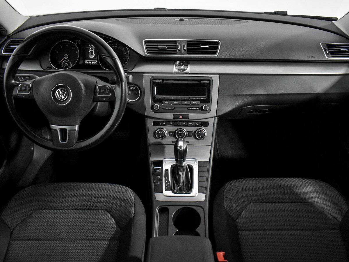 Купить Volkswagen Passat с пробегом. Фото: #11