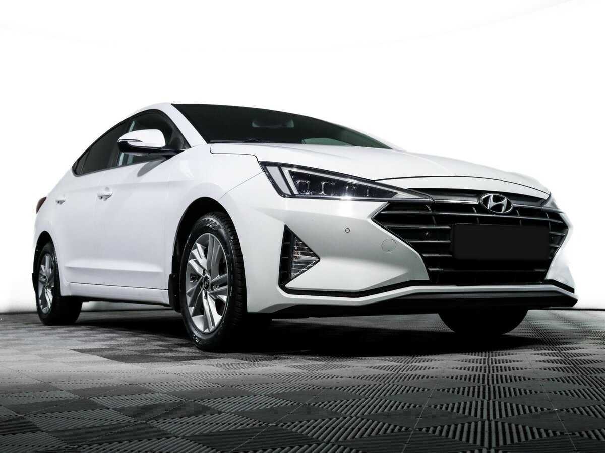 Купить Hyundai Elantra с пробегом. Фото: #18