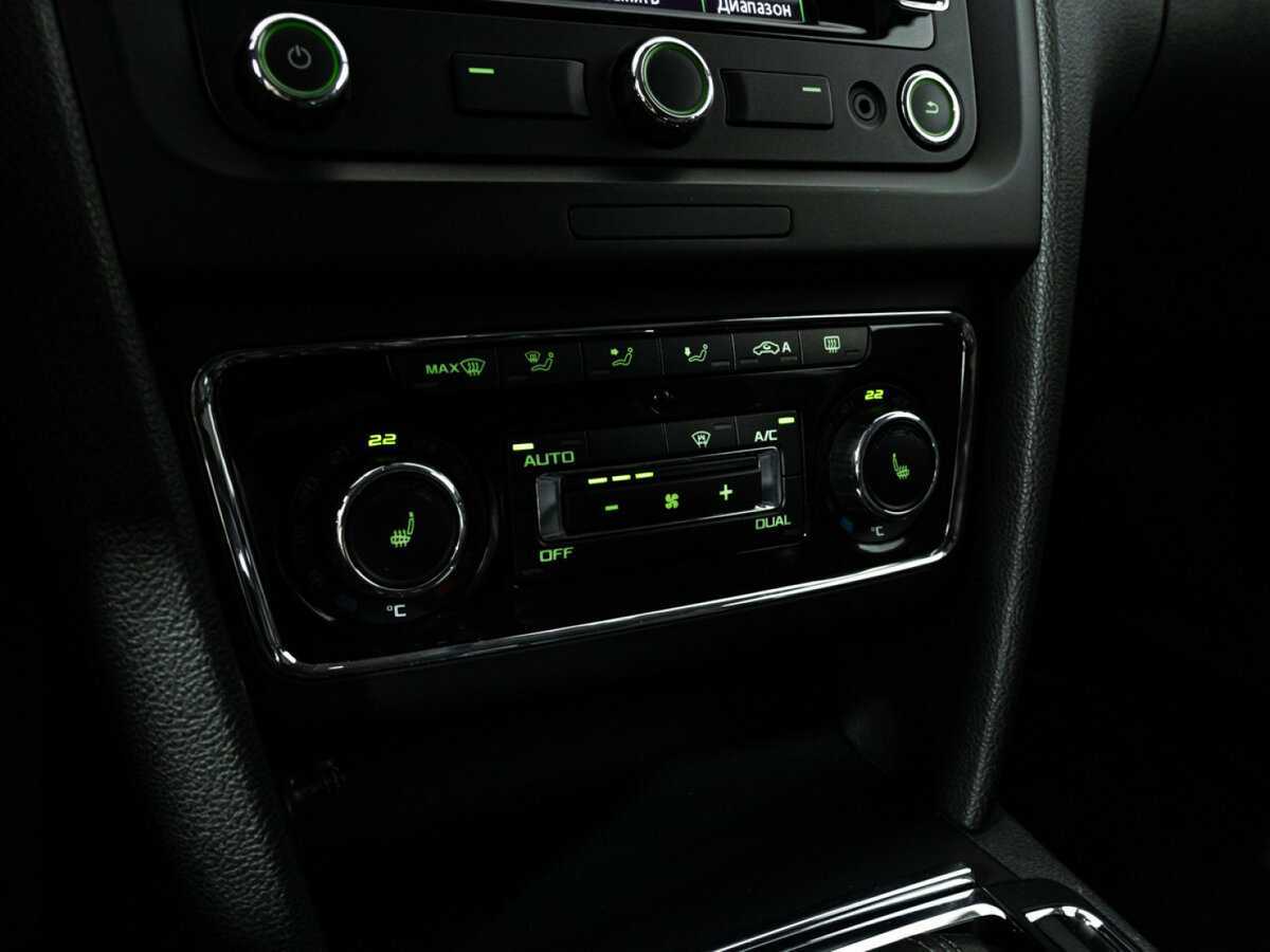 Купить Skoda Superb с пробегом. Фото: #17