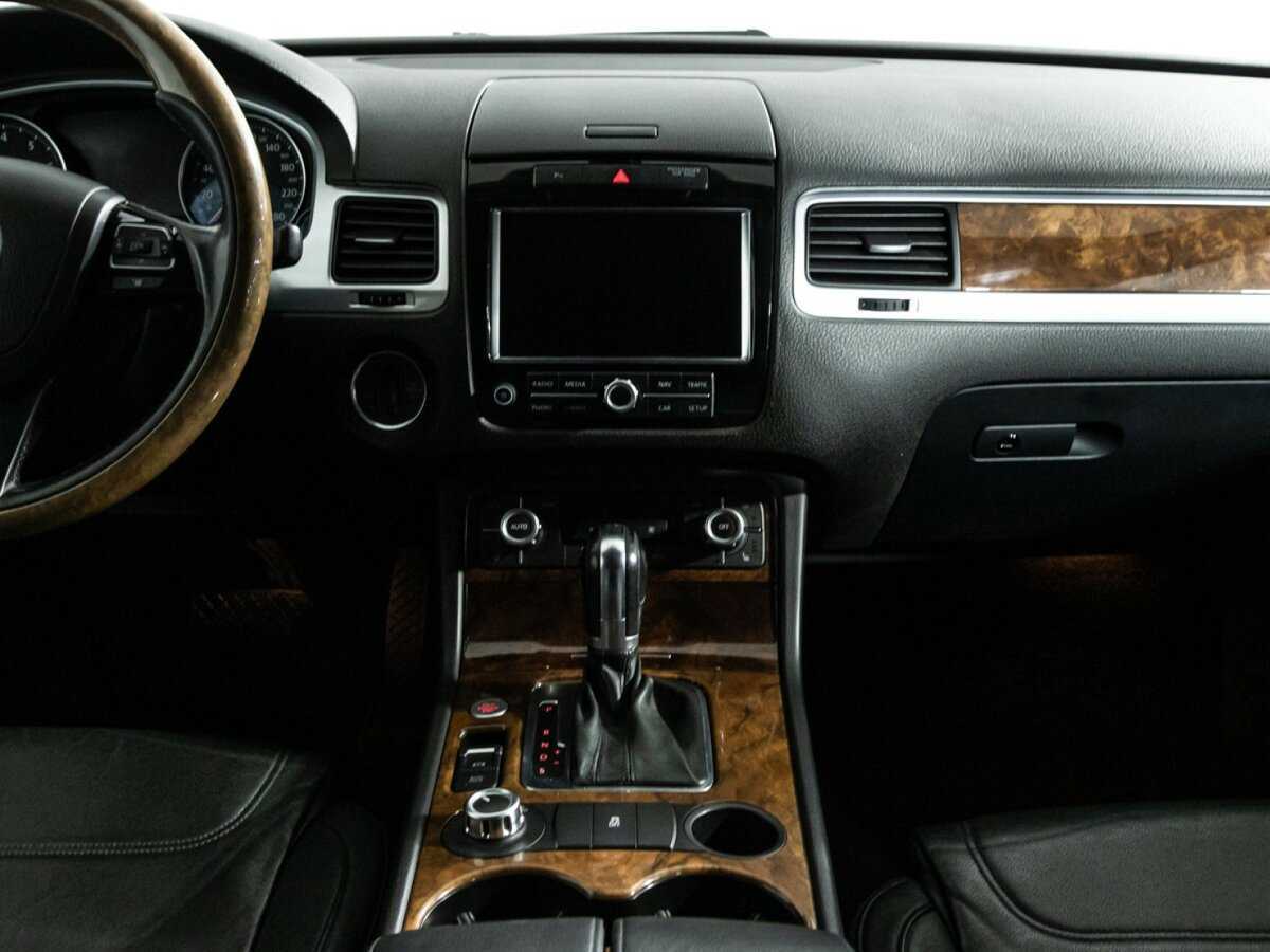 Купить Volkswagen Touareg с пробегом. Фото: #11