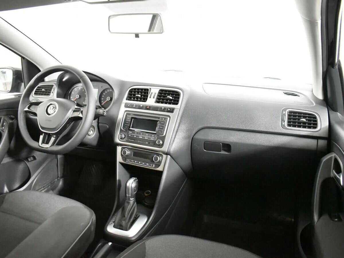 Купить Volkswagen Polo с пробегом. Фото: #8