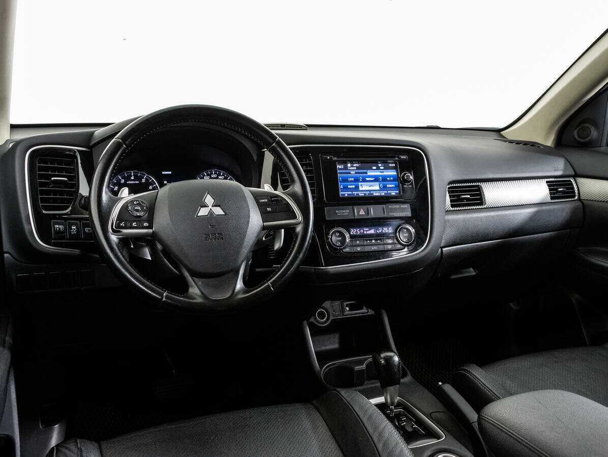 Купить Mitsubishi Outlander с пробегом. Фото: #10