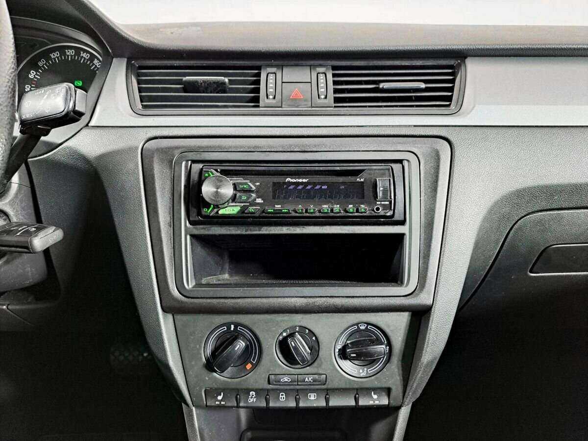 Купить Skoda Rapid с пробегом. Фото: #14