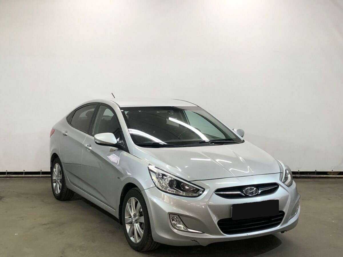 Купить Hyundai Solaris с пробегом. Фото: #2