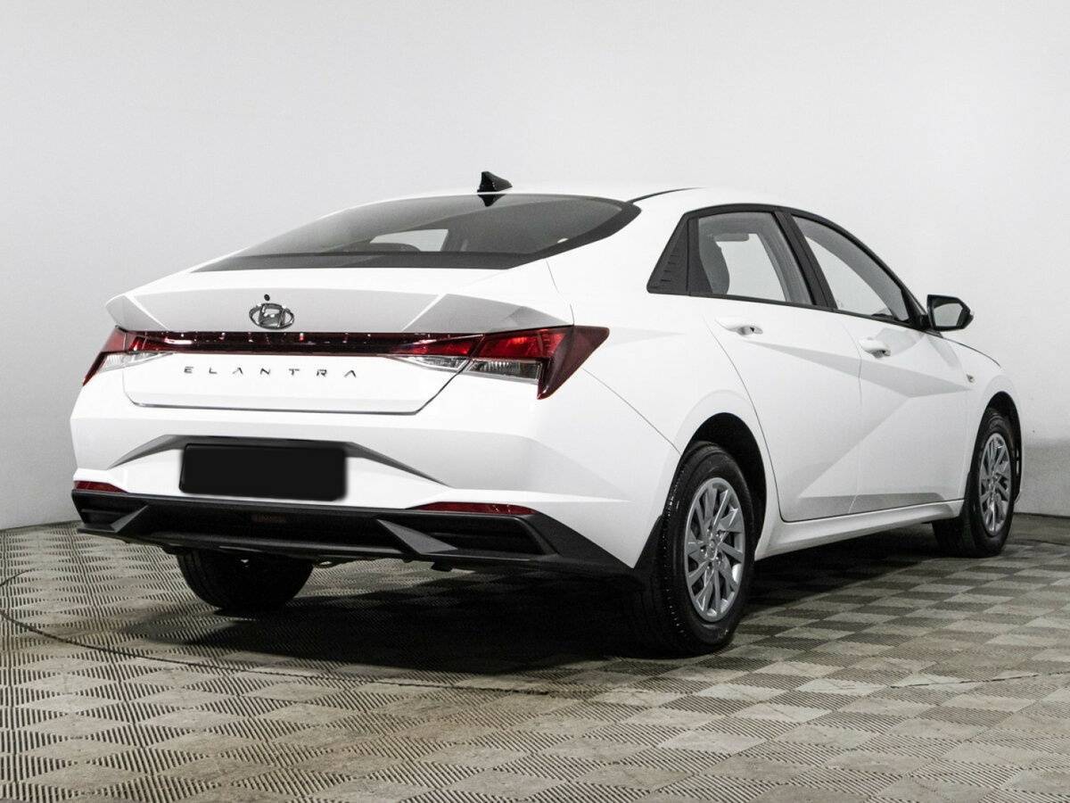 Купить Hyundai Elantra с пробегом. Фото: #4