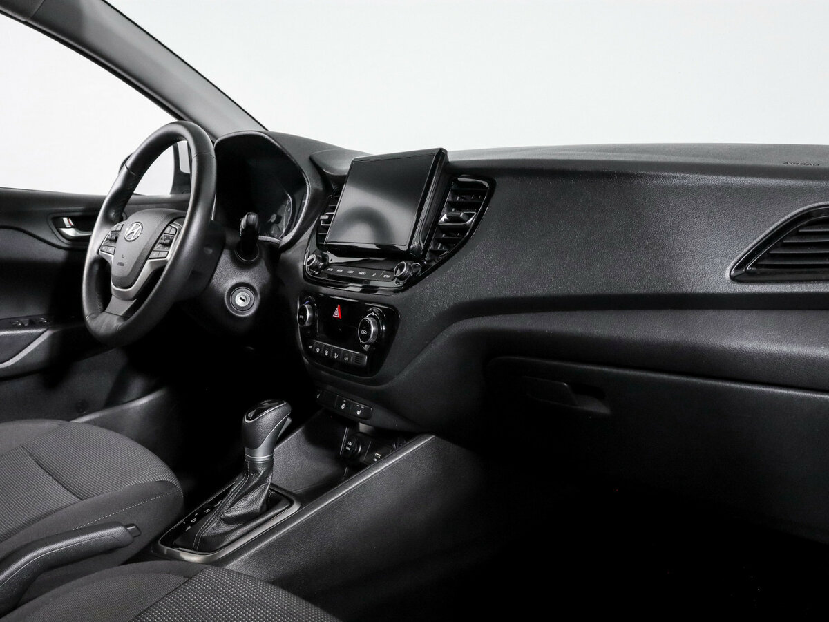 Купить Hyundai Solaris с пробегом. Фото: #8