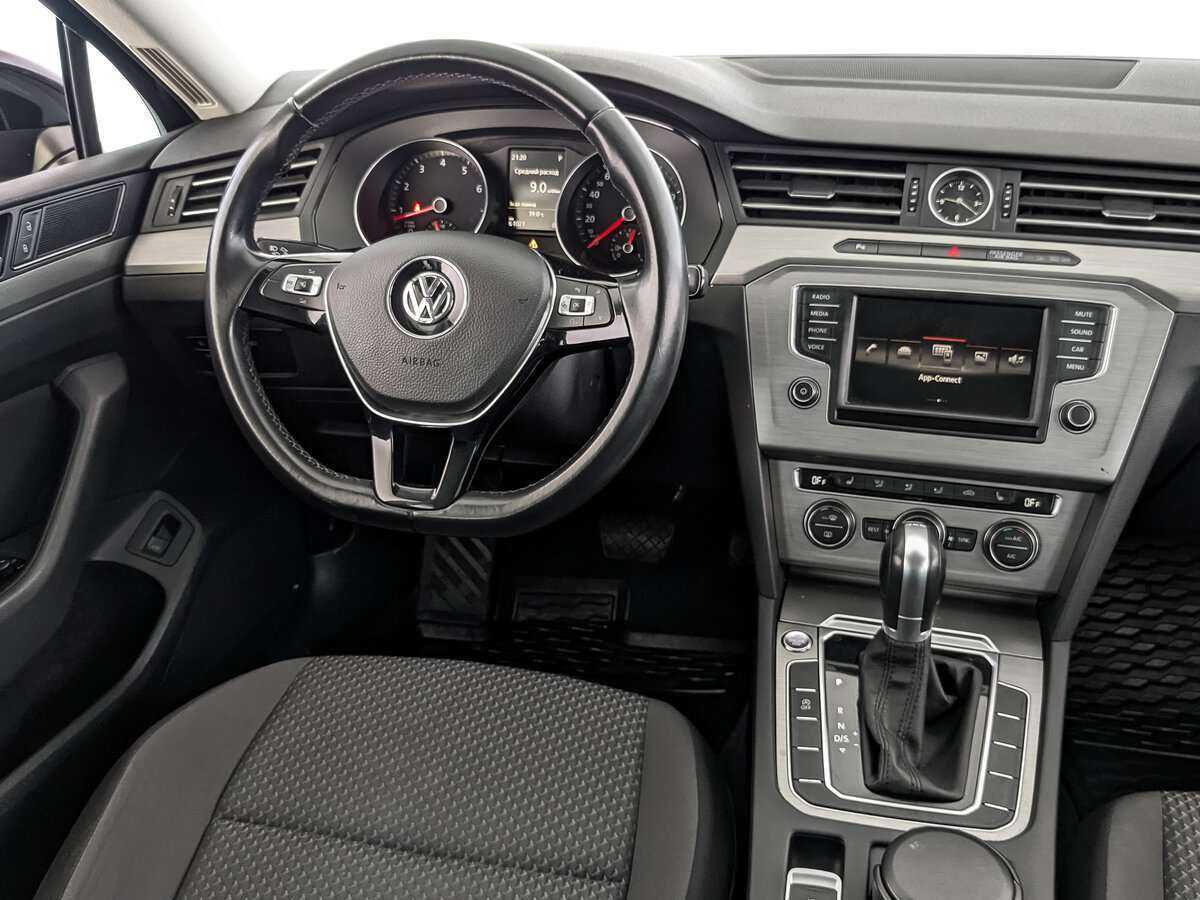 Купить Volkswagen Passat с пробегом. Фото: #15