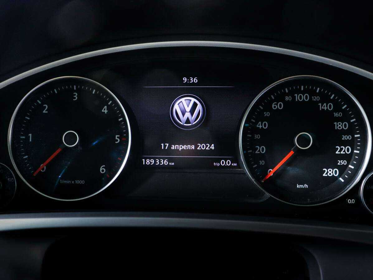 Купить Volkswagen Touareg с пробегом. Фото: #5