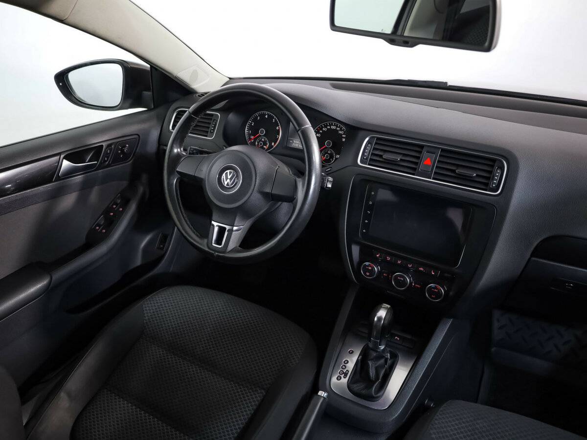 Купить Volkswagen Jetta с пробегом. Фото: #6